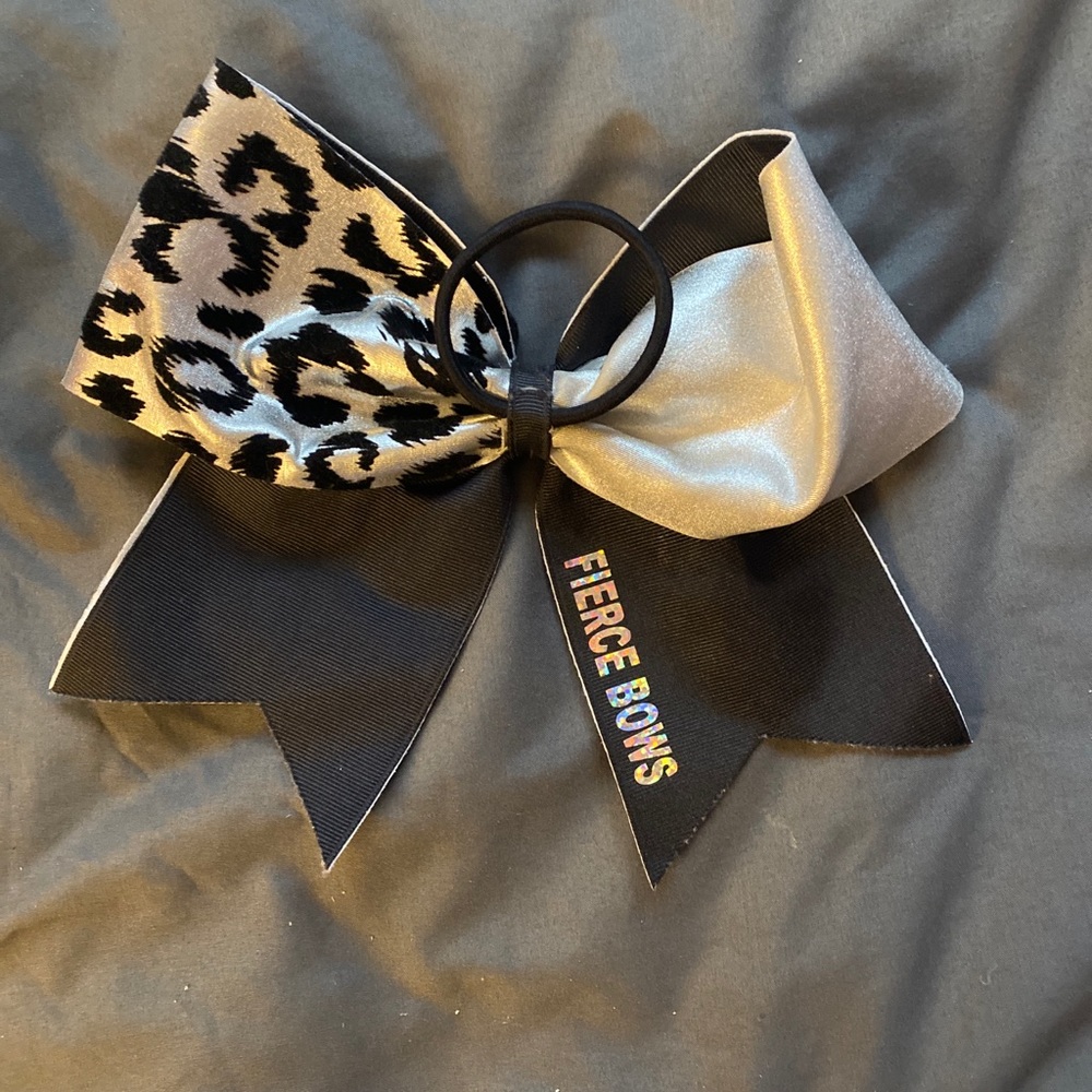 Dance/ Cheer Bows - Picture 5 of 6